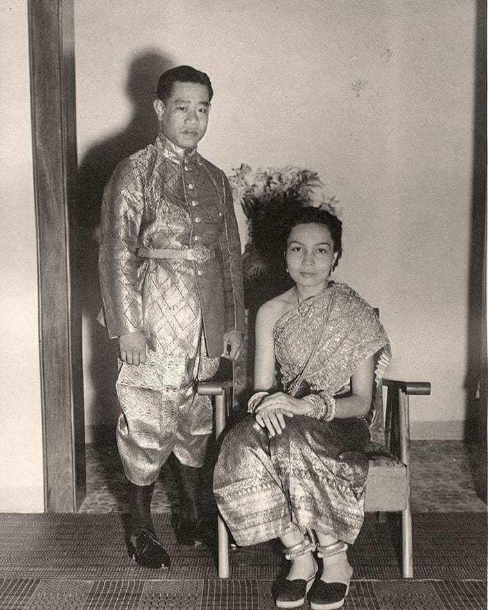 អ្នកម្នាងអាន ម៉ារី អ៊ីហ្ស៊ី ( Anne Marie Izzi ) ពេលរៀបការជាមួយព្រះអង្គម្ចាស់ស៊ីសុវត្ថិ មេថាវី